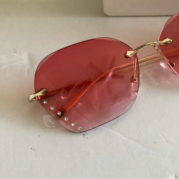 New Diamond Shape Y2K Sunglasses Gems Pink Glass Gold Frame - Picture 2 of 5